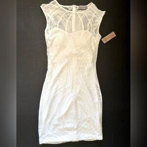Addie Lace lined white dress with back hidden zipper‎ Sz M. NWT I-17